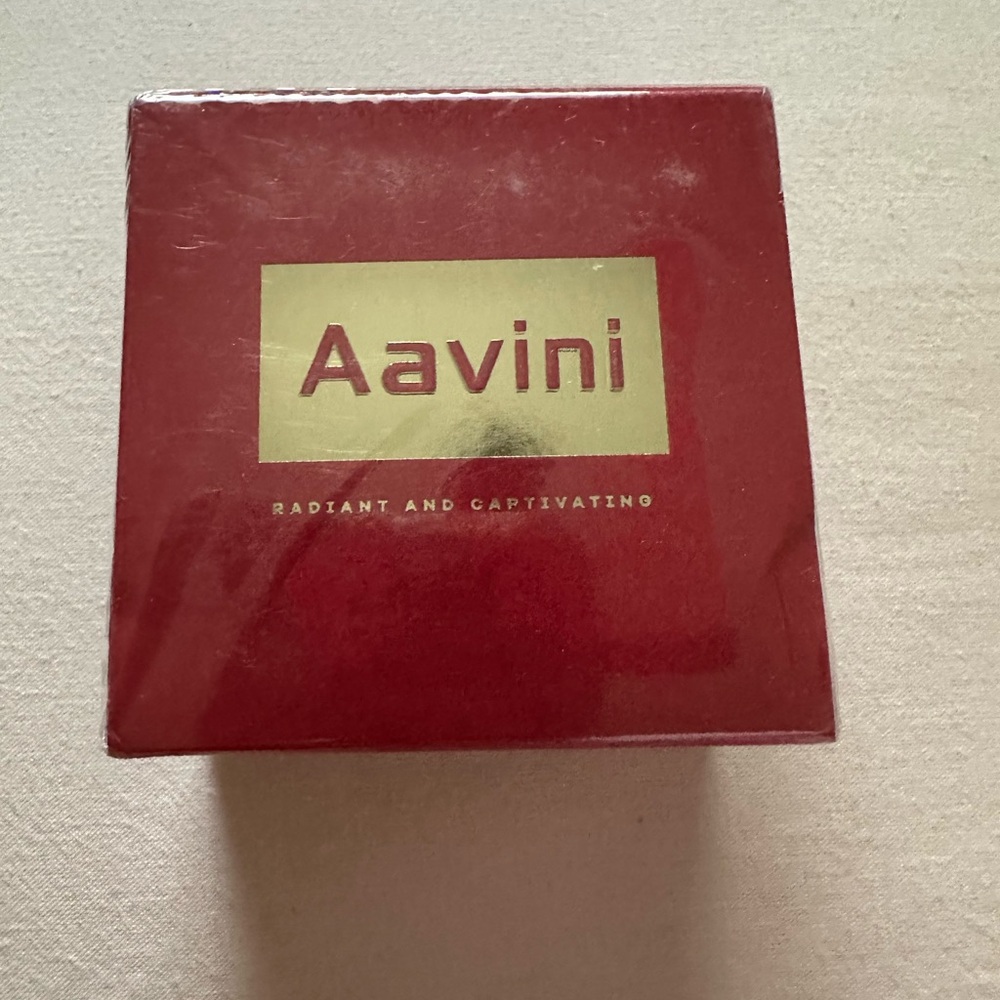 Aavini Red Wine Face Cream.